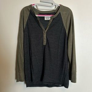 EUC Women’s Long Sleeve Cozy Up Henley - Large